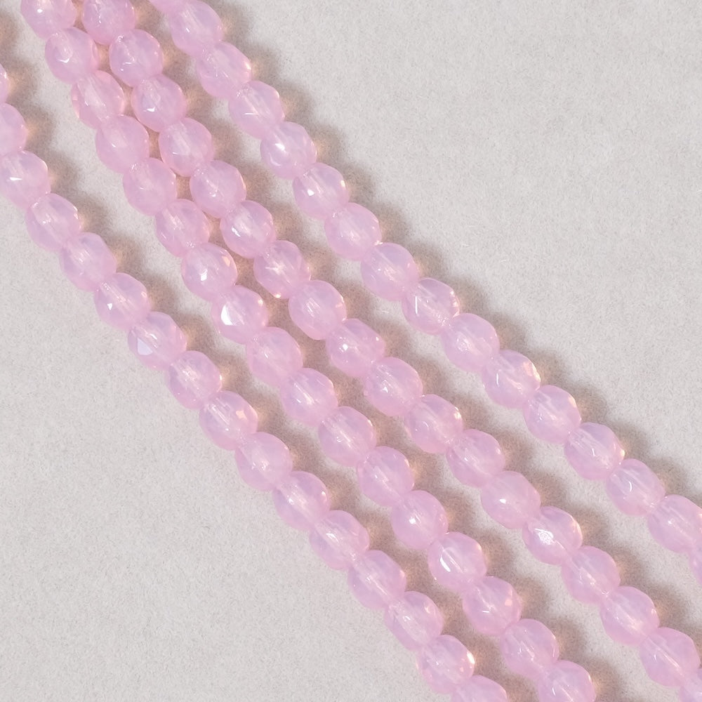 Fil de perles de Bohème rondes facettées 5mm rose clair transparent