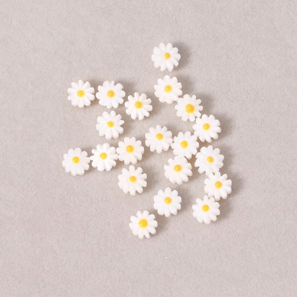 2 perles marguerite 6mm en Nacre naturelle blanche et émail jaune