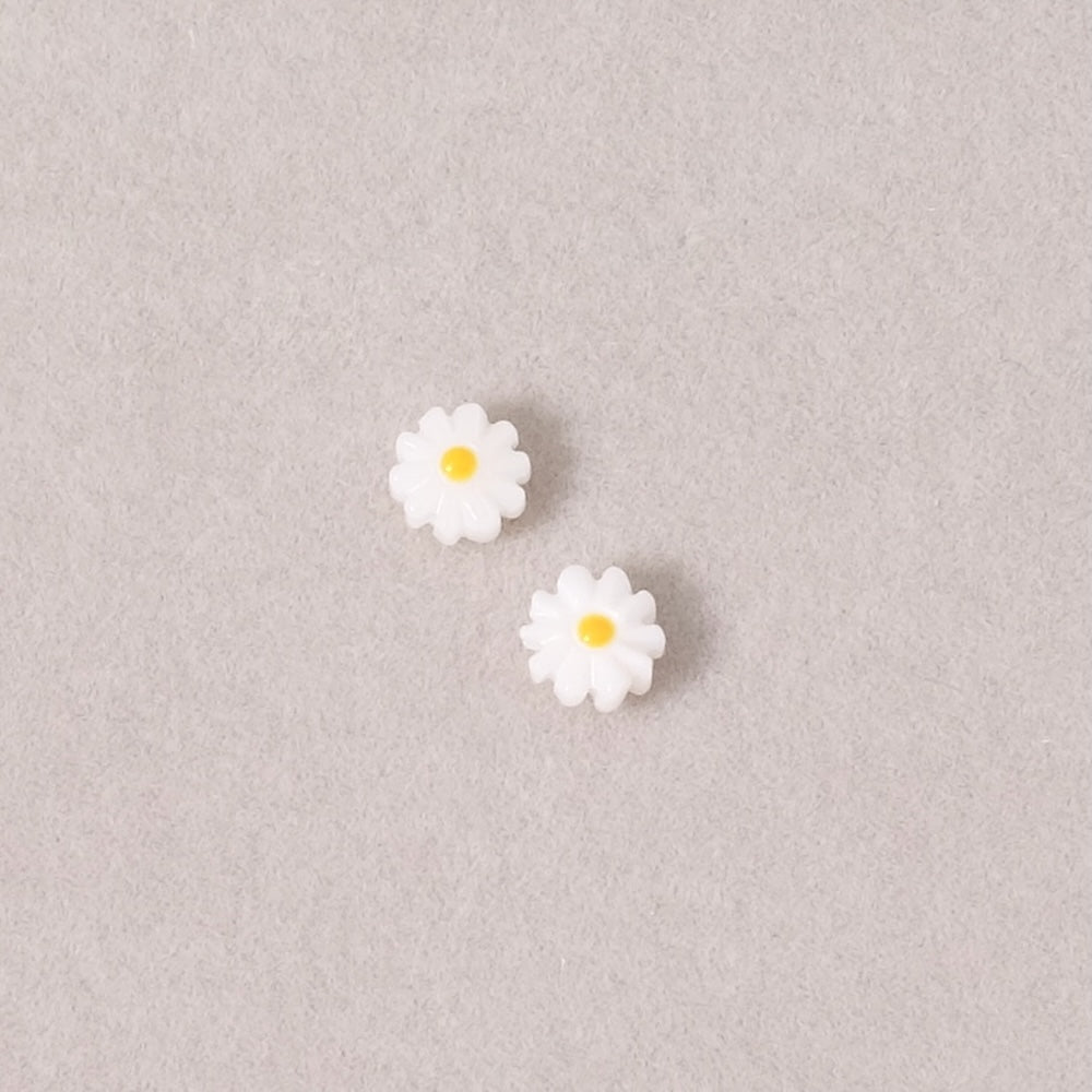 2 perles marguerite 6mm en Nacre naturelle blanche et émail jaune